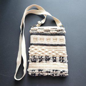Cross Body Casual BOHO Purse Tan and Black Design, Canvas Back wit Zipper NWOT